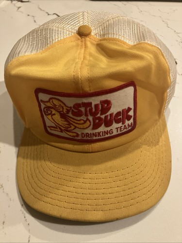 Stud duck drinking team - drinking,